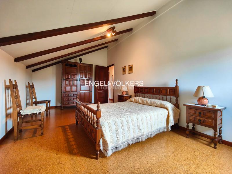 Foto ec6879c2-03b6-4317-98c7-2d48023a2c5f. Casa adosada casa pareada de 5 dormitorios con jardín y vistas en o grove en Grove (O)