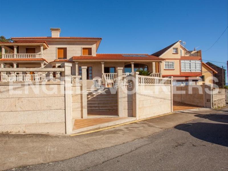 Foto 2b063720-b941-4666-94bb-6e9b9f56caf7. House with heating parking in Moaña