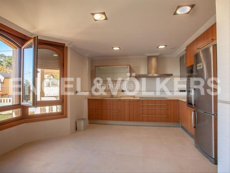 Foto 50c2734c-09d7-4ba5-b1a3-0ad45dadba1b. House with heating parking in Moaña