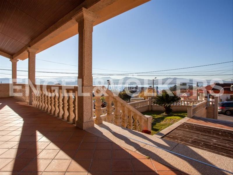 Foto 7fd81803-d517-4cb4-a4c4-0fe7bd3bd800. House with heating parking in Moaña