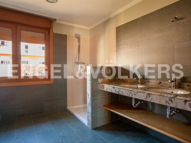 Foto b4b2686a-d6bb-4728-947e-ffce4a26e2c8. House with heating parking in Moaña