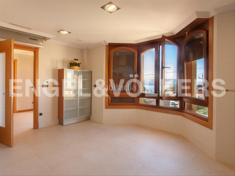 Foto f5bbde8d-5852-4524-aeb4-9872d42af83c. House with heating parking in Moaña