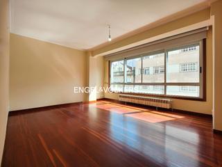 Apartament en Zona de Plaza de Barcelos. Amplio piso de 4 dormitorios en el centro de pontevedra