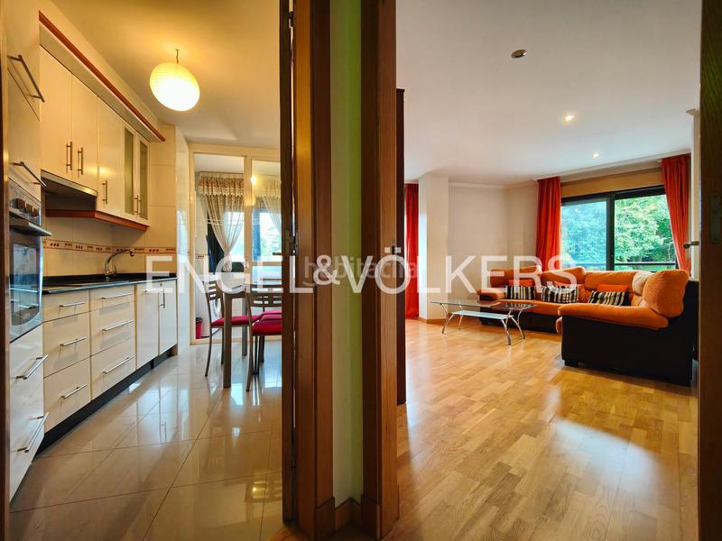 Foto 11914e39-0a4f-4f06-8c6a-6e4953f599d9. Apartament amb calefacció aparcament a Zona Fernández Labreda Pontevedra