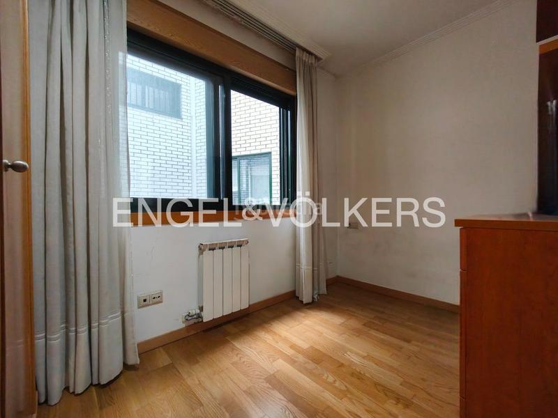 Foto 1e88c78a-bf61-4ca9-94af-1f6c6e5b5600. Apartament amb calefacció aparcament a Zona Fernández Labreda Pontevedra