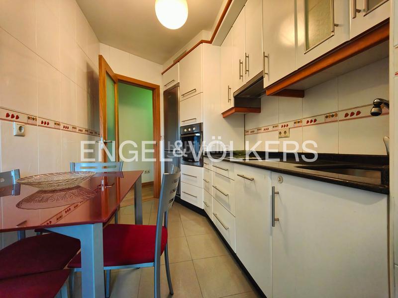 Foto 65bfb67c-e5bb-4ecb-a7c1-b7d99bedffdc. Apartament amb calefacció aparcament a Zona Fernández Labreda Pontevedra