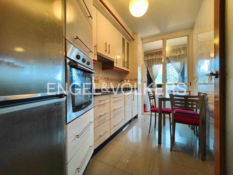 Foto a761708f-d96a-4aef-9a78-db9092709bc8. Apartament amb calefacció aparcament a Zona Fernández Labreda Pontevedra