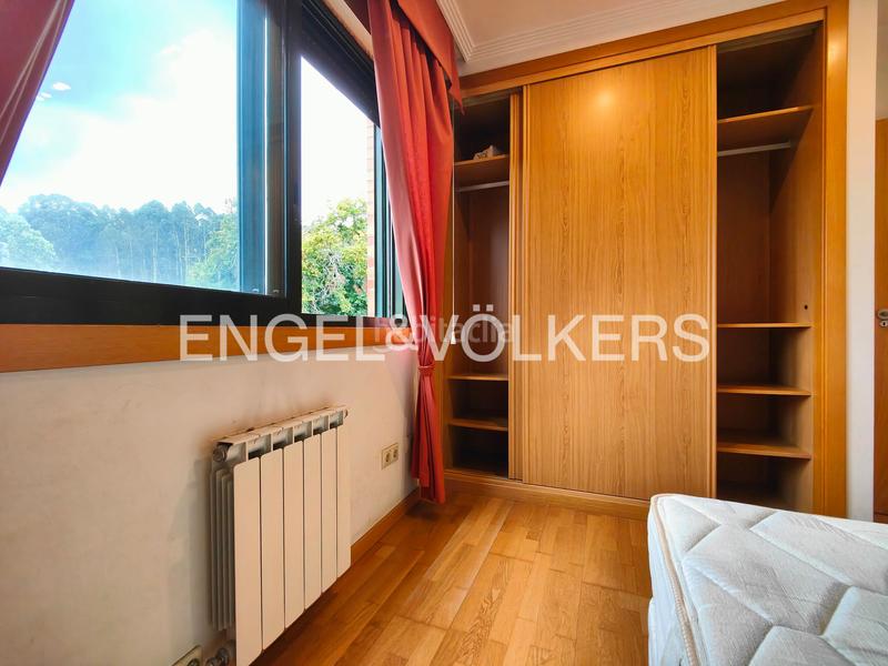 Foto c8d2c44f-ef49-4630-9564-097e9d35e85e. Apartament amb calefacció aparcament a Zona Fernández Labreda Pontevedra