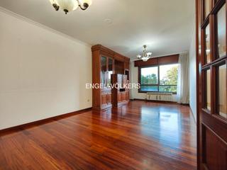 Apartament a Zona Fernández Labreda. Piso de 3 dormitorios con garaje próximo al centro