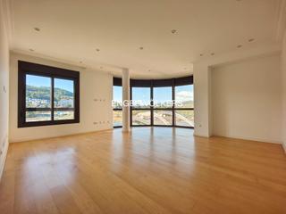 Apartament a Centro - Echegaray. Piso de 2 dormitorios con garaje frente al río lérez