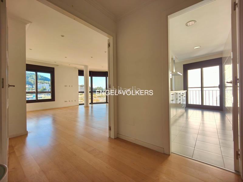 Foto 8b387276-62a1-4904-af06-72c84fa4b7bf. Apartament amb calefacció aparcament a Centro - Echegaray Pontevedra