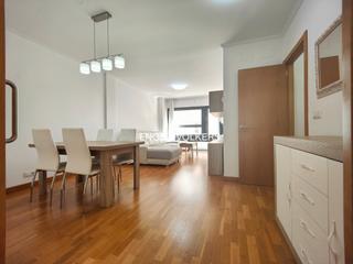 Appartement in Bueu. Céntrico piso de 2 dormitorios con garaje en bueu