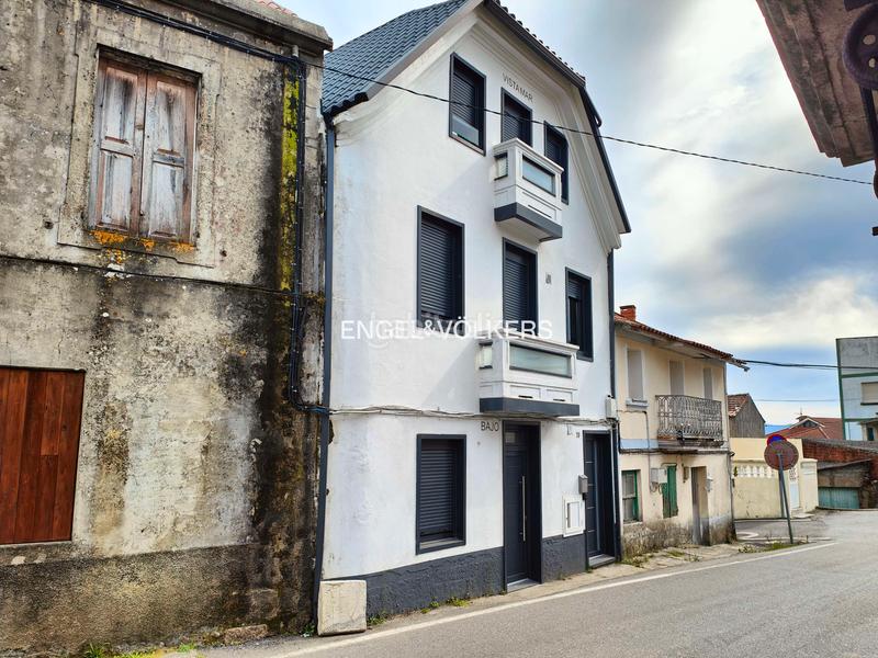 Foto 7bb86897-61e4-44ce-b06a-98acfe800a9d. Haus mit heizung in Moaña