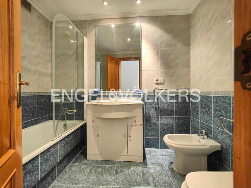 Foto f9128ad7-67f6-46cf-b731-3cd0e2551500. Appartement mit heizung parking in Centro - Echegaray Pontevedra