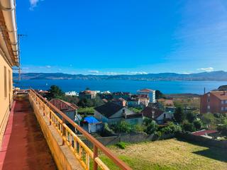 Casa a Darbo. Casa de 4 dormitorios con vistas a la ría en cangas