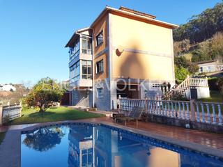 Casa a Parroquias Rurales. Casa de 4 dormitorios con piscina y jardín