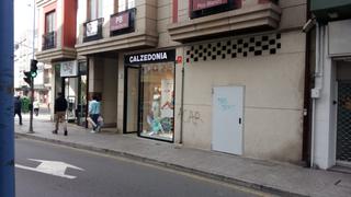 Lloguer Local Comercial  Camino nuevo 18, bqjo. Se alquila bajo rúa camiño novo de carballo