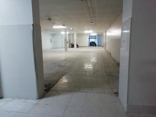 Lloguer Local Comercial  Gran vía 84 - bajo. Local de 1000 metros en el centro de carballo