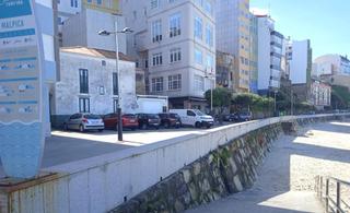 Maison  Praia. Casa en el paseo de la playa en malpica