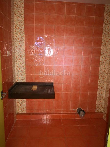 Foto aaa49d07-61dd-4240-b538-2568ab0701e7. Lloguer local comercial a Tui