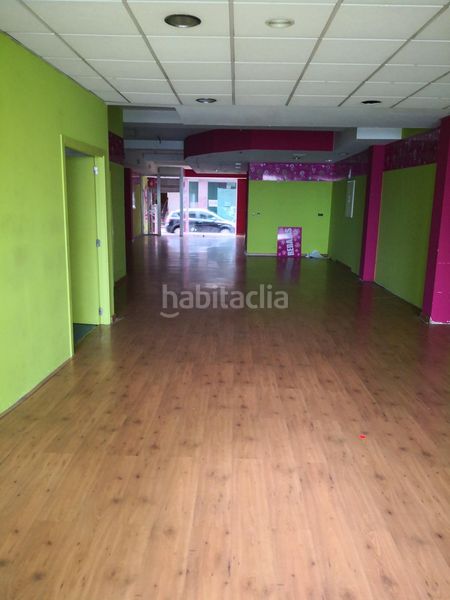 Foto fc8cb43a-1af9-420f-b46d-7b91a4e03f9a. Lloguer local comercial a Tui