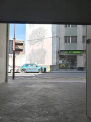 Lloguer Local Comercial  Gran vía 100 - bajo. Se alquila bajo en gran vía