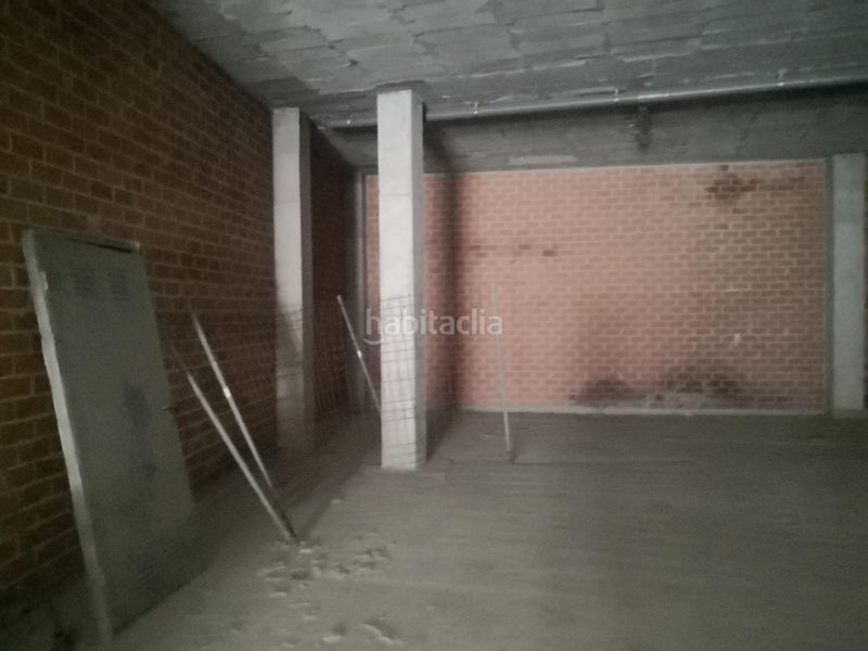 Foto 0bfddc47-b9fa-48ee-817f-43ada083c6ee. Alquiler local comercial  en rúa gerona, zona parque do anllóns en Carballo