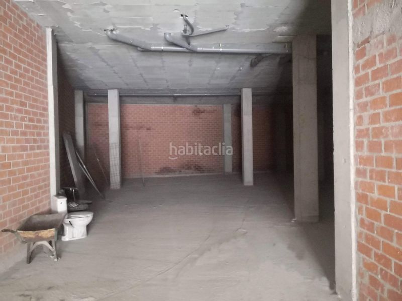 Foto 491648da-d26b-477a-a0b1-99a045c8feca. Alquiler local comercial  en rúa gerona, zona parque do anllóns en Carballo