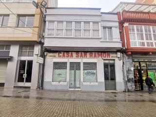 Lloguer Local Comercial  Desiderio varela. Local comercial histórico en plaza do concello de carballo
