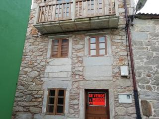 Maison  General mourelle. Se vende casa restaurada en el centro de corme