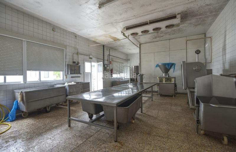 Foto aa22404d-7461-4325-b94c-d6d7424275c6. Bâtiment à usage industriel dans Cambre