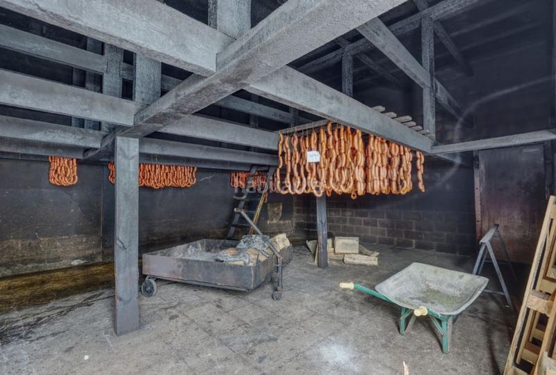 Foto ae81378d-b31e-43f7-9545-6c6dbdac177a. Bâtiment à usage industriel dans Cambre