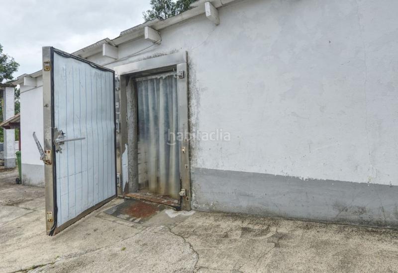Foto cb36098a-90f3-462d-871d-e20ae77b0156. Bâtiment à usage industriel dans Cambre