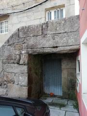 Casa  Calle ínsua 1, laxe. Se vende casa en rehabilitación en centro de laxe