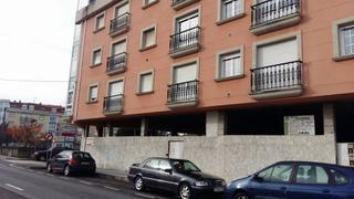 Aparcament cotxe  Daniel rodriguez castelao. Plazas de garaje zona estación de autobuses de carballo
