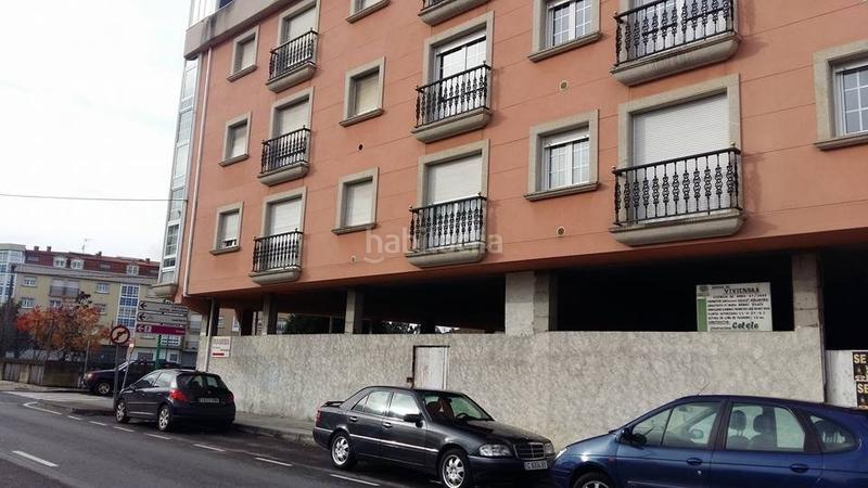Foto c35d335f-d6e2-4153-9413-1f891dde5b9f. Aparcament cotxe a Carballo