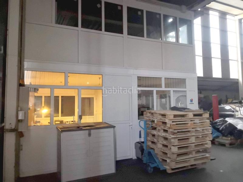 Foto c2f639b4-1422-48fe-94c3-2be9eef06eb9. Bâtiment à usage industriel dans Carballo