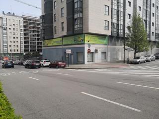 Lloguer Local Comercial a Vioño. Amplio local comercial en ronda de outeiro  coruña