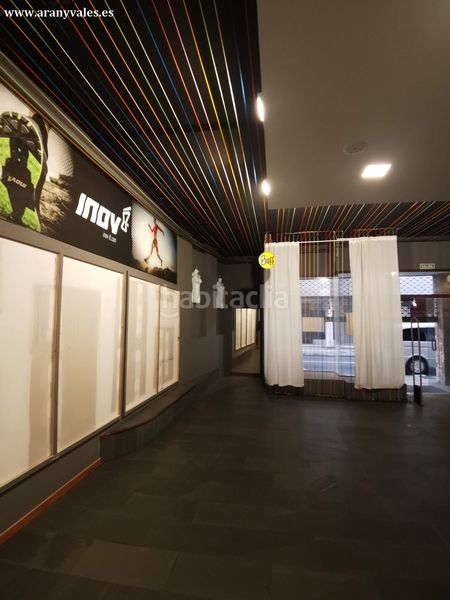 Foto a7c83de9-9d7c-4a6f-ae38-565066184ee9. Alquiler local comercial  en calle perú en Carballo