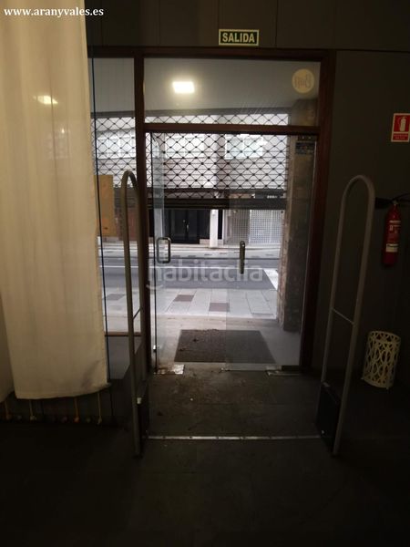 Foto d243c852-8ac8-40da-97bf-da5bf657ed96. Alquiler local comercial  en calle perú en Carballo