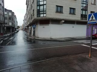 Location Local commercial  Avenida cristina. Local comercial en esquina vistosa y concurrida