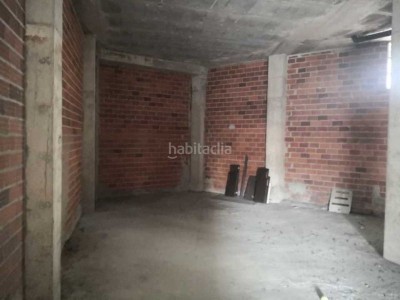 Foto b3bef328-7f0f-4252-872f-c59ebfc86182. Local comercial a Carballo