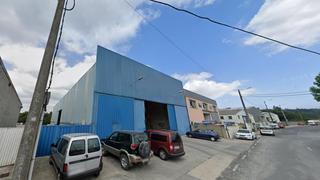 Nau industrial  Bronce. Nave industrial en carballo