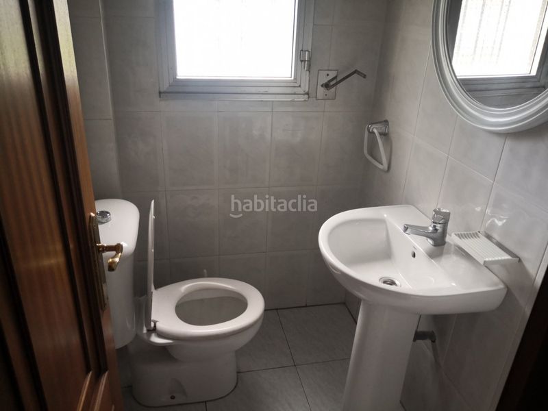 Foto 4e73fecd-e6c5-4301-9e12-8751ee3201db. Alquiler local comercial  en as airas bertoa en Carballo
