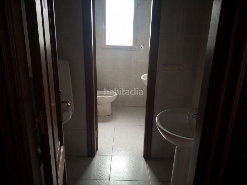 Foto 9e1e3518-c680-48d0-b41c-61bb087804af. Alquiler local comercial  en as airas bertoa en Carballo
