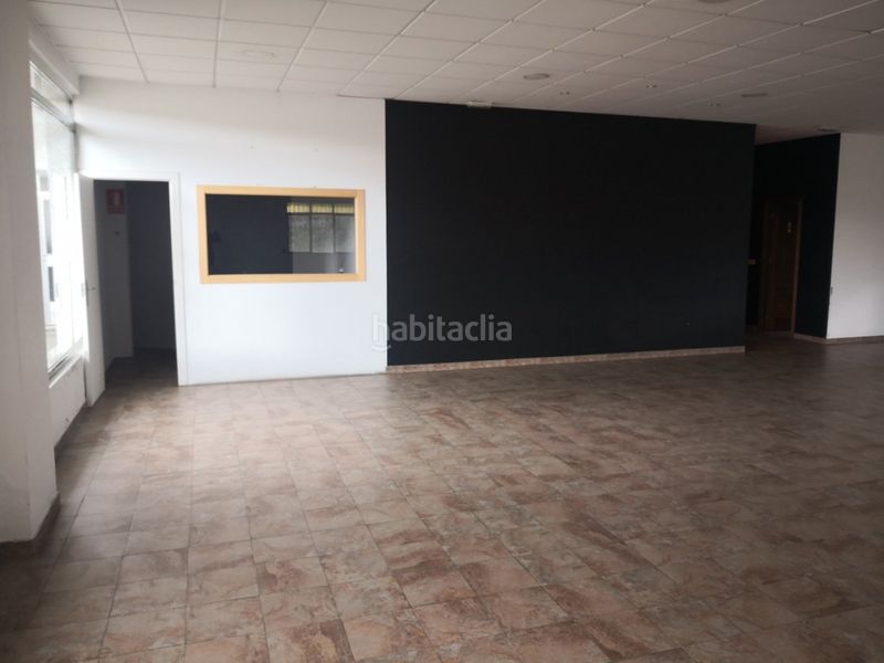 Foto f2280790-c80d-48da-a221-0aa88c14c68f. Alquiler local comercial  en as airas bertoa en Carballo