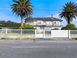 Chalet  Lugar seaia. Chalet en malpica, a 900 metros de la playa de canido y area may