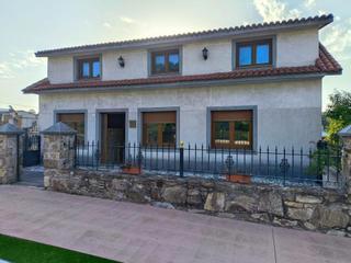Maison à Cabana de Bergantiños. Casa con terreno en cabana de bergantiños