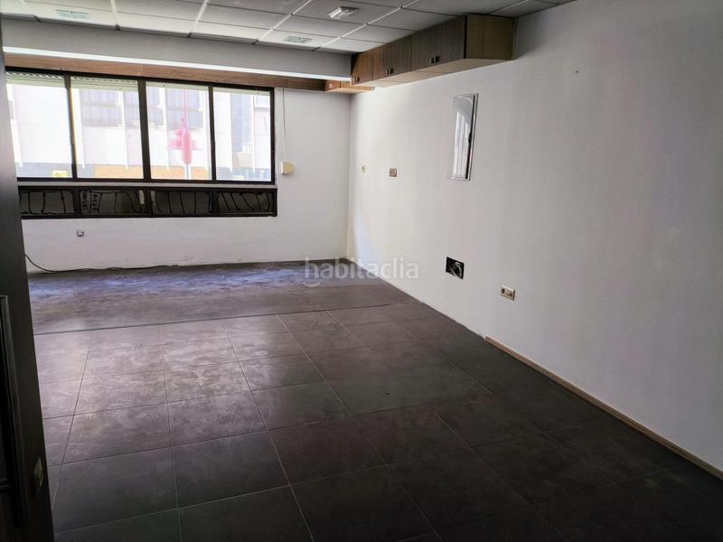 Foto 2c84c131-ef3c-4772-a8d7-f9cd42c68b1f. Piso amplio piso en desiderio varela en Carballo