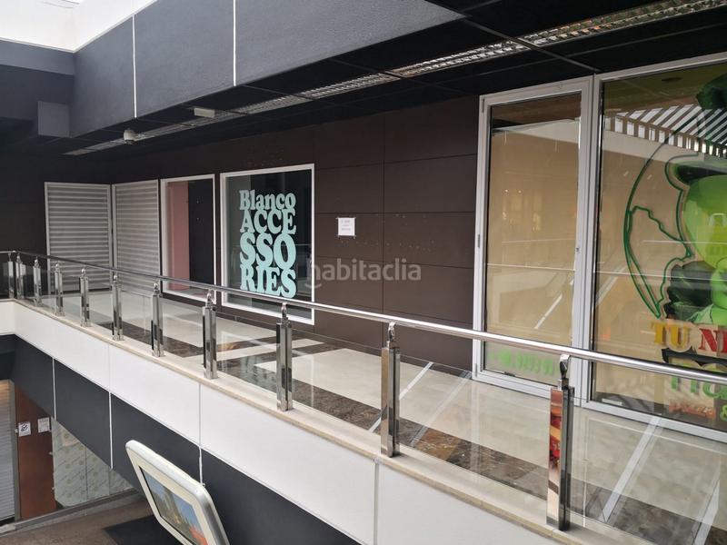 Foto f7700626-c813-4ba5-a027-b66a75fb8c94. Location local commercial dans Cuatro Caminos - Plaza de la Cubela Coruña (A)
